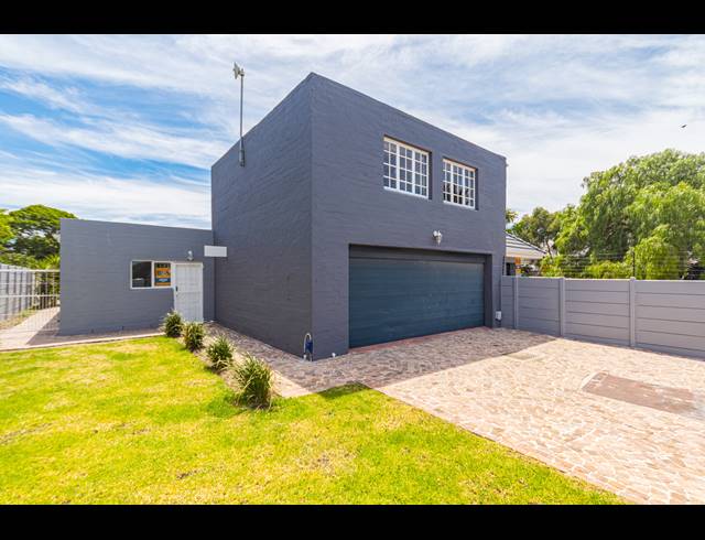 4 BEDROOM FREESTANDING RENTED IN TABLE VIEW